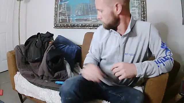 Snapshot of bjay1210 chatting on January 21, 3:38 am bjay1210 online show from January 21, 3:38 am