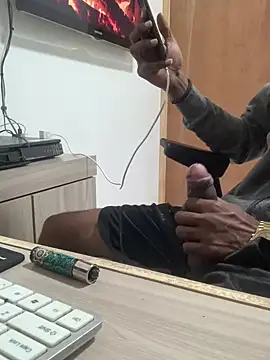 Taylor69xKiki online show from January 3, 5:50 am