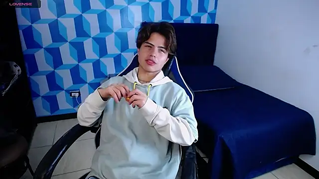 Snapshot of CollinStone chatting on January 17, 8:37 pm CollinStone online show from January 17, 8:37 pm