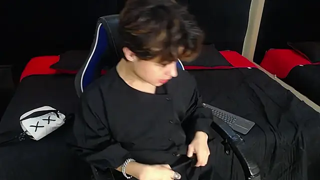 Snapshot of CollinStone chatting on March 19, 9:05 pm CollinStone online show from March 19, 9:05 pm