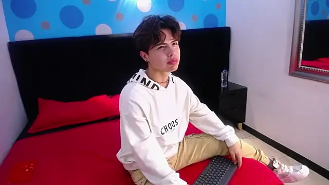 Snapshot of CollinStone chatting on March 2, 8:25 pm CollinStone online show from March 2, 8:25 pm