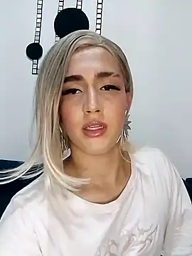 Lian Noath online show from February 3, 1:41 am