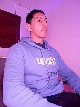 Joylopez fit online show from January 8, 7:30 pm