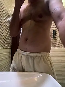 Snapshot of skyisthelimit12 chatting on March 18, 2:29 am skyisthelimit12 online show from March 18, 2:29 am