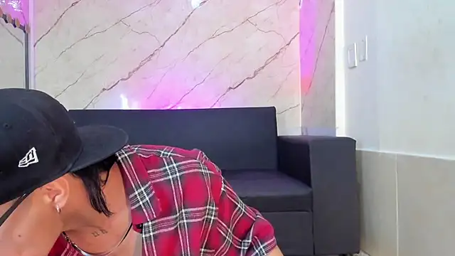 Snapshot of anyelo_waller chatting on October 15, 1:19 pm anyelo waller online show from October 15, 1:19 pm