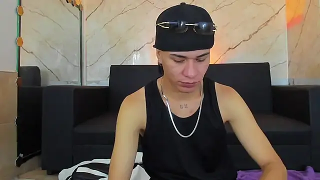 Snapshot of anyelo_waller chatting on September 25, 12:15 pm anyelo waller online show from September 25, 12:15 pm