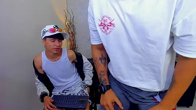 Snapshot of anyelo_waller chatting on February 24, 4:15 pm anyelo waller online show from February 24, 4:15 pm