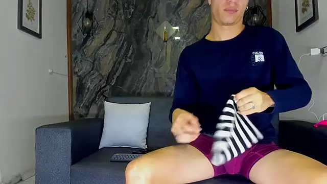 Snapshot of anyelo_waller chatting on February 1, 11:32 am anyelo waller online show from February 1, 11:32 am