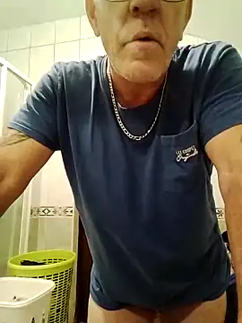 Snapshot of aigledauphin chatting on September 27, 5:38 am aigledauphin online show from September 27, 5:38 am