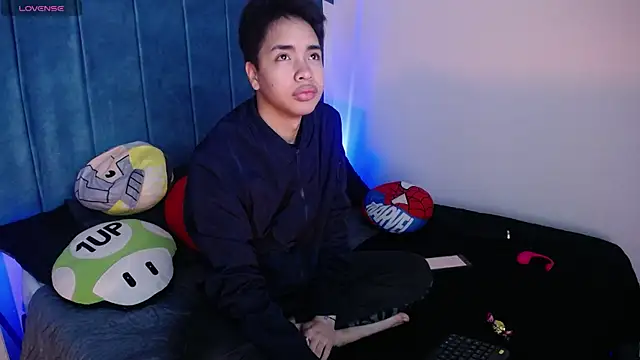 AlecLightwood  online show from January 7, 2:38 pm