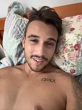 carvalhofelipe online show from February 3, 1:41 am