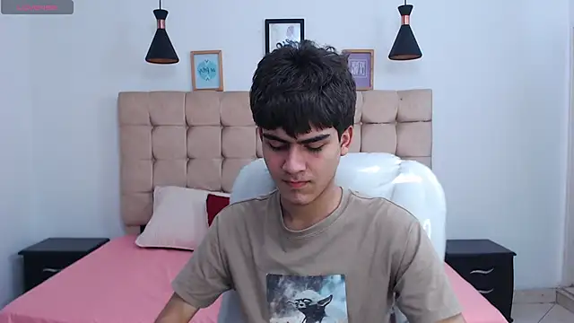 Snapshot of Tommy18__ chatting on January 25, 4:34 am Tommy18   online show from January 25, 4:34 am