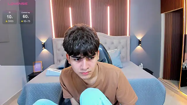 Snapshot of Tommy18__ chatting on September 20, 4:01 am Tommy18   online show from September 20, 4:01 am