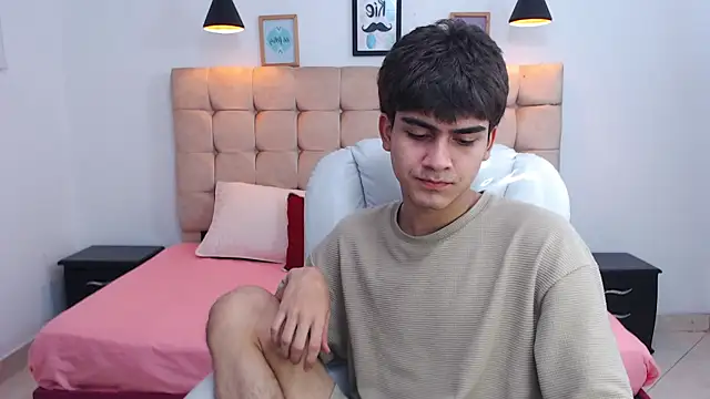 Snapshot of Tommy18__ chatting on January 24, 6:35 am Tommy18   online show from January 24, 6:35 am