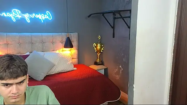 Snapshot of Tommy18__ chatting on February 25, 5:30 am Tommy18   online show from February 25, 5:30 am