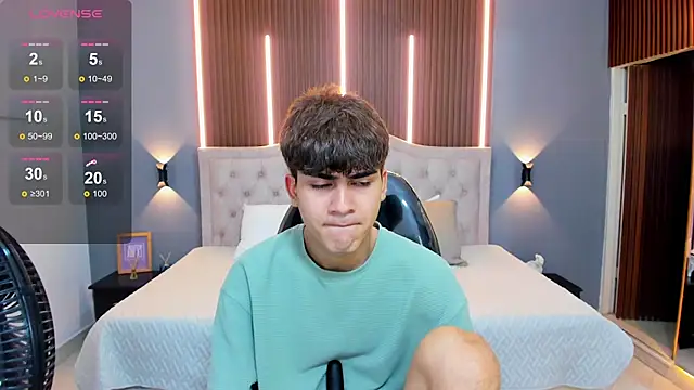 Snapshot of Tommy18__ chatting on September 14, 4:03 am Tommy18   online show from September 14, 4:03 am