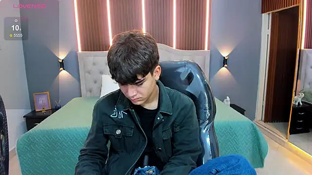 Snapshot of Tommy18__ chatting on September 11, 4:00 am Tommy18   online show from September 11, 4:00 am