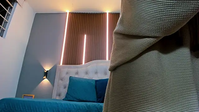 Snapshot of Tommy18__ chatting on October 8, 3:22 am Tommy18   online show from October 8, 3:22 am