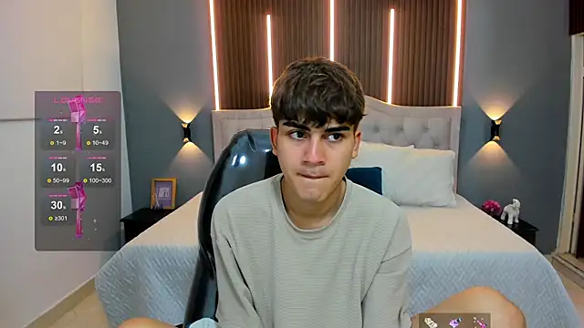 Snapshot of Tommy18__ chatting on October 14, 3:46 am Tommy18   online show from October 14, 3:46 am