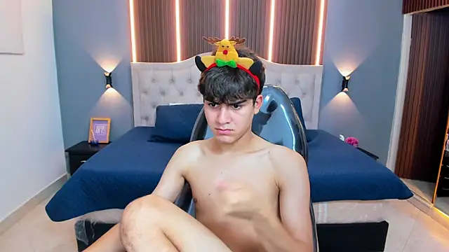 Tommy18   online show from December 5, 4:08 am