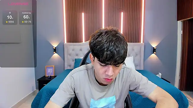 Snapshot of Tommy18__ chatting on September 24, 3:39 am Tommy18   online show from September 24, 3:39 am