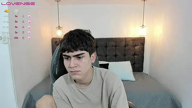 Snapshot of Tommy18__ chatting on March 18, 10:26 pm Tommy18   online show from March 18, 10:26 pm