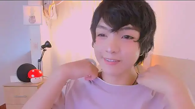 AllanYong18 online show from March 27, 1:23 pm