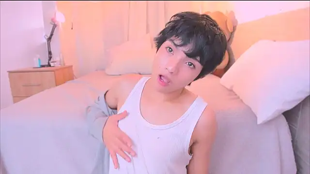 AllanYong18 online show from October 28, 2:52 pm