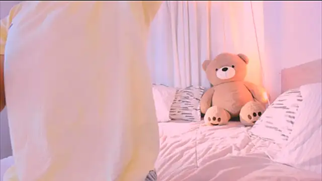 AllanYong18 online show from November 21, 9:08 am