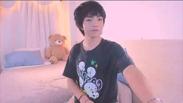 AllanYong18 online show from December 16, 7:48 am