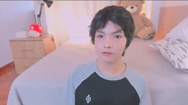 AllanYong18 online show from February 28, 1:43 pm