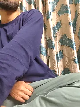 TOPMOON001 online show from February 26, 7:15 pm