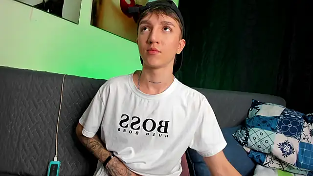 Snapshot of jeremy_salvatore chatting on January 21, 7:38 am jeremy salvatore online show from January 21, 7:38 am