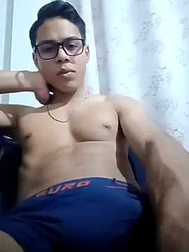 Snapshot of HornyTiger744 chatting on October 19, 3:44 am HornyTiger744 online show from October 19, 3:44 am