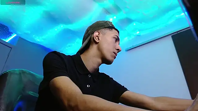 Snapshot of HarolddXL chatting on January 25, 12:58 pm HarolddXL online show from January 25, 12:58 pm