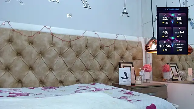 Snapshot of HarolddXL chatting on February 24, 8:47 pm HarolddXL online show from February 24, 8:47 pm