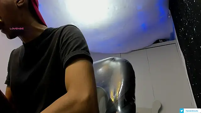 Snapshot of HarolddXL chatting on September 15, 1:12 pm HarolddXL online show from September 15, 1:12 pm