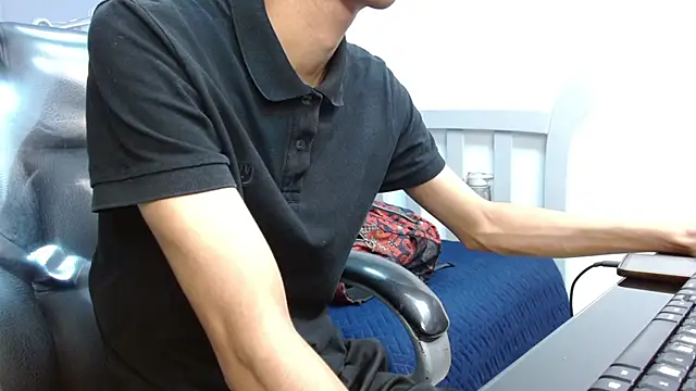 Snapshot of HarolddXL chatting on March 10, 12:38 pm HarolddXL online show from March 10, 12:38 pm