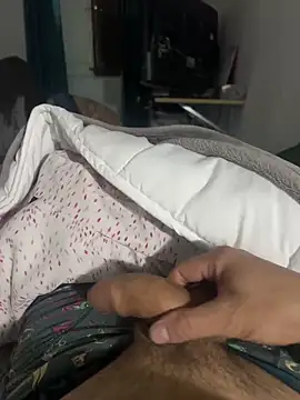 Snapshot of zoltard_1911 chatting on February 11, 4:35 pm zoltard 1911 online show from February 11, 4:35 pm