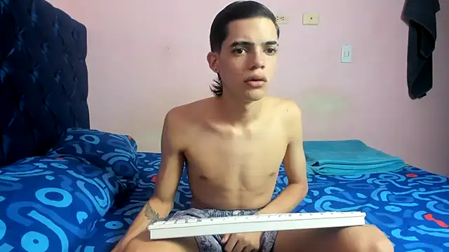 Latinos 2001 online show from February 19, 6:26 pm