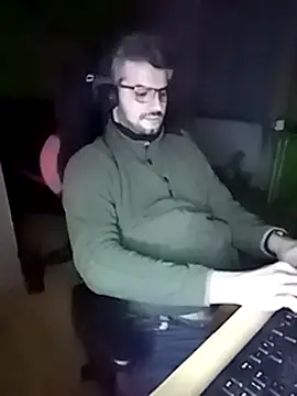 stary-w-kalesonach online show from January 28, 12:15 am