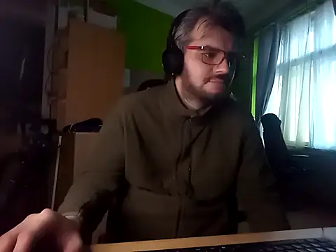 stary-w-kalesonach online show from February 4, 3:26 pm