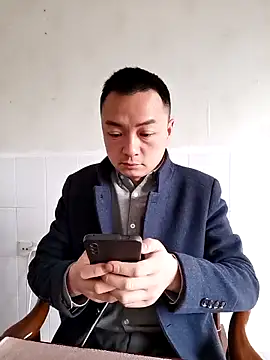 Snapshot of swg176 chatting on March 6, 12:21 am swg176 online show from March 6, 12:21 am