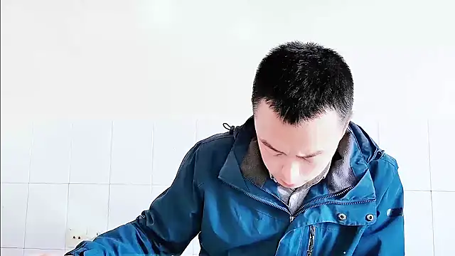 Snapshot of swg176 chatting on October 23, 8:18 am swg176 online show from October 23, 8:18 am