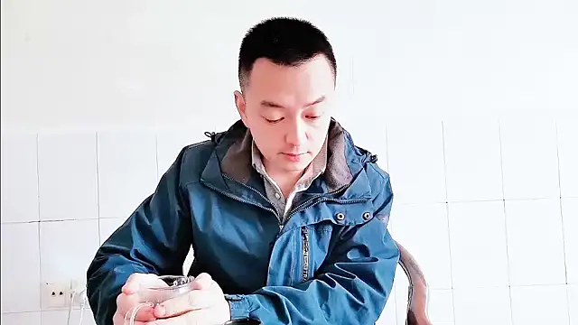 Snapshot of swg176 chatting on October 21, 6:16 am swg176 online show from October 21, 6:16 am