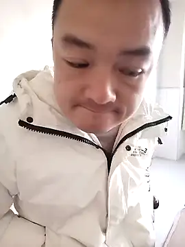 Snapshot of swg176 chatting on January 19, 2:15 am swg176 online show from January 19, 2:15 am