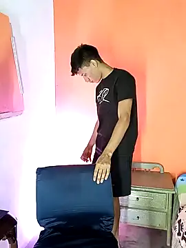 Snapshot of matteo_rivas chatting on February 21, 3:43 pm matteo rivas online show from February 21, 3:43 pm