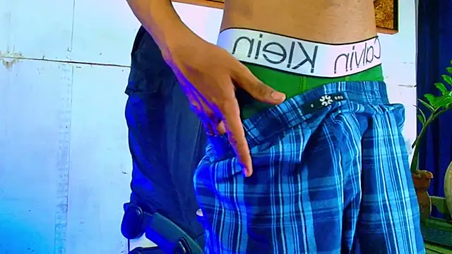 Snapshot of matteo_rivas chatting on October 10, 12:26 am matteo rivas online show from October 10, 12:26 am