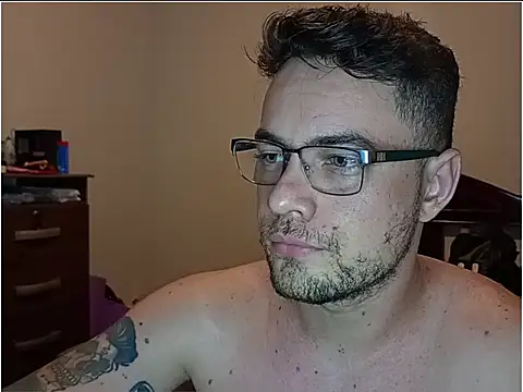 Dyllan   online show from April 16, 1:05 am