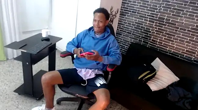 Kalvin Brownn online show from February 1, 10:48 am